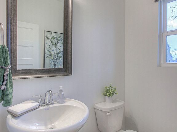 3rd image of 205 Hampshire Way Lot 185