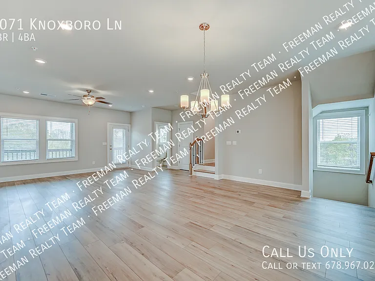 1071 Knoxboro Ln — Photo 2