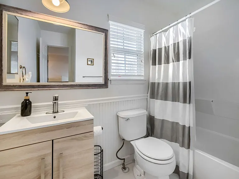 2480 Concord Cir — Photo 22