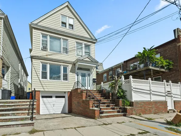 7 Edwards Ct, Bayonne, NJ 07002