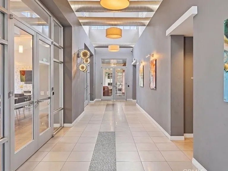 Vantis Dr — Photo 22