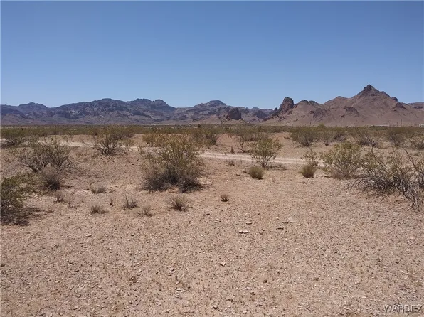 000 S Yaqui Road, Golden Valley, AZ 86413