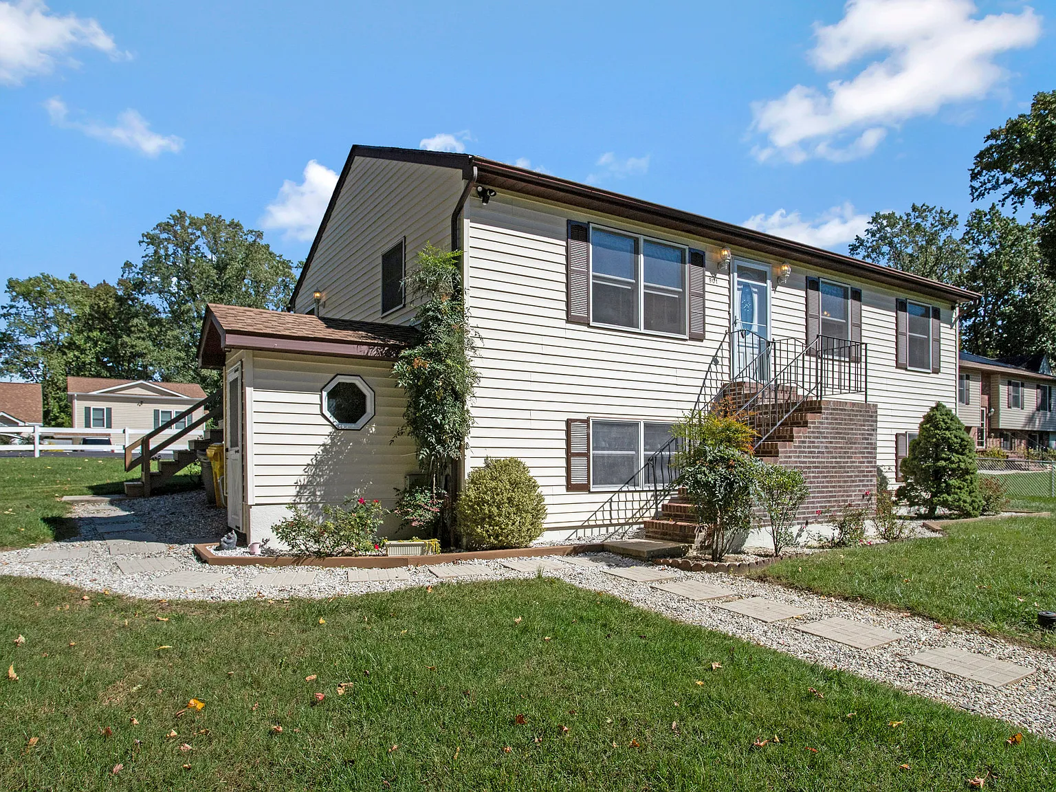 901 Old Annapolis Neck Rd — Photo 1
