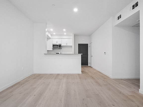 5th image of 8444 Columbus Ave #302