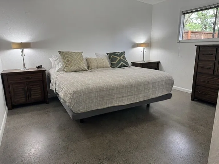 265 NW Linster Pl — Photo 12