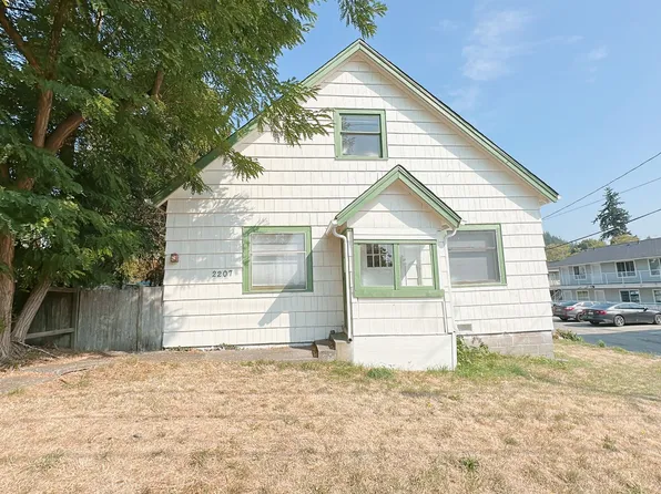 2207 Douglas Ave, Bellingham, WA 98225