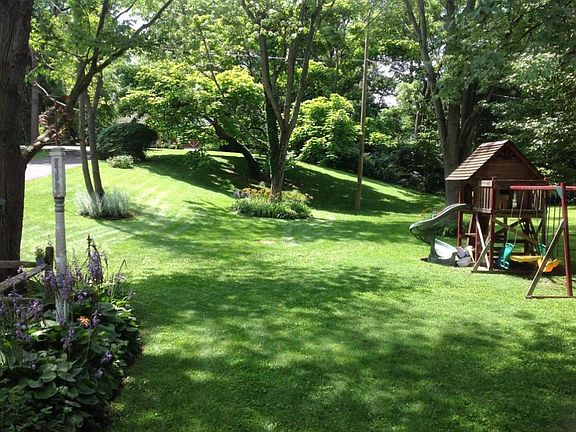 2nd image of 21 Elmwood Dr