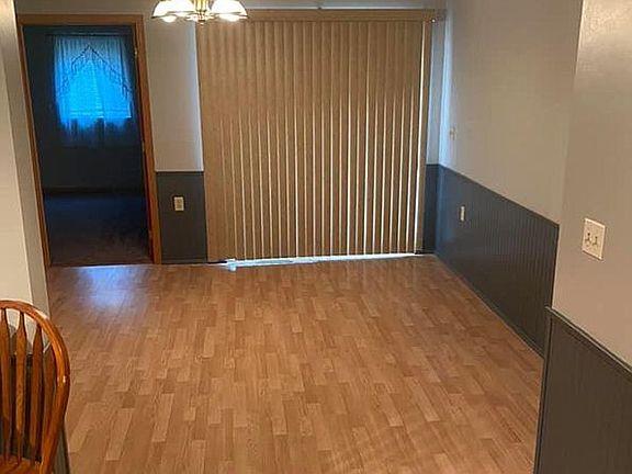 3rd image of 320 Drew Ave NE