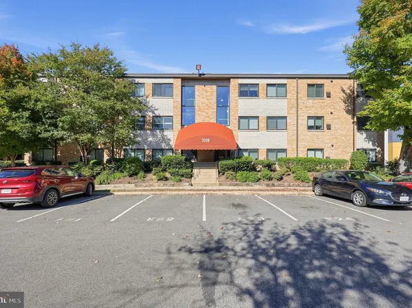 3320 S 28th St APT 203, Alexandria, VA 22302