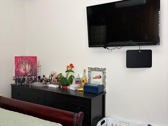 3rd image of 901 N Dickel St #C