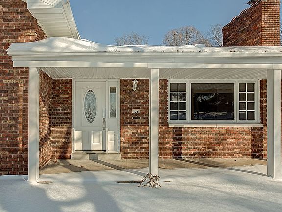 4th image of 51 Montclair Dr
