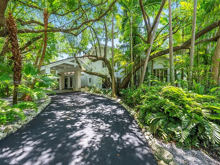 5600 Oakwood Ln — Photo 32