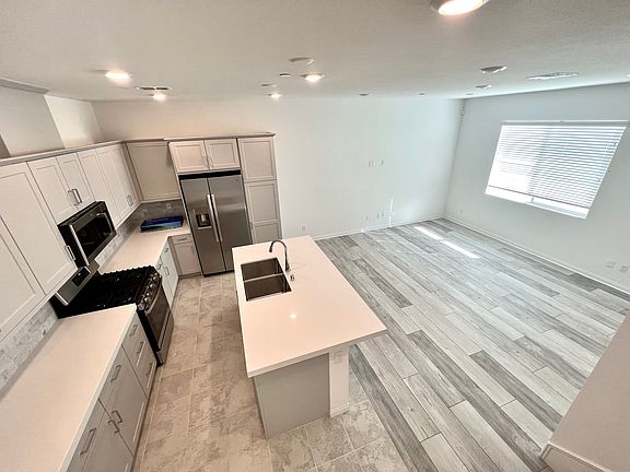 5th image of 2122 Bluestone Cir