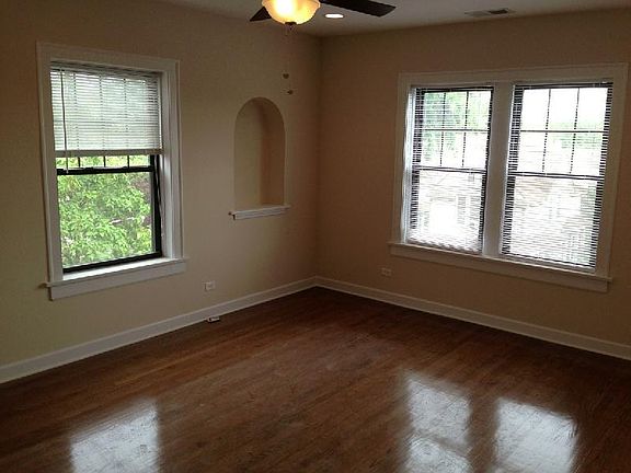 3rd image of 1827 W Leland Ave #3H