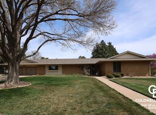 1105 Mockingbird Ln, Garden City, KS 67846