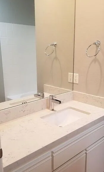 1031 N Crescent Heights Blvd #1D — Photo 17
