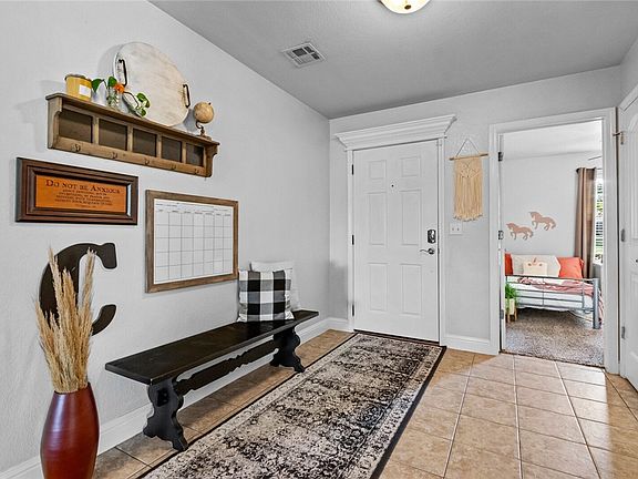 4th image of 614 E Bonnie Ln