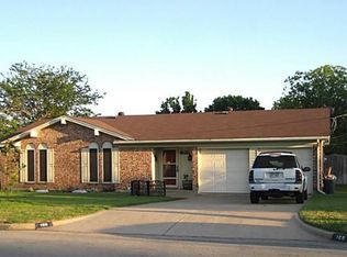 108 Cozby St S, Benbrook, TX 76126