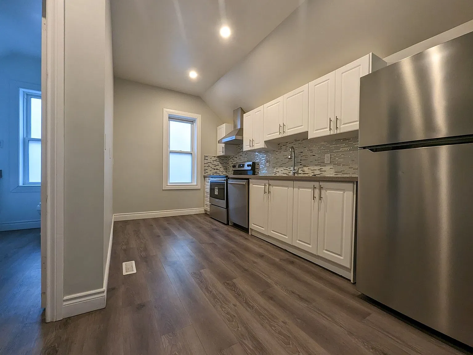 153 Victoria Street North Kitchener — Photo 2