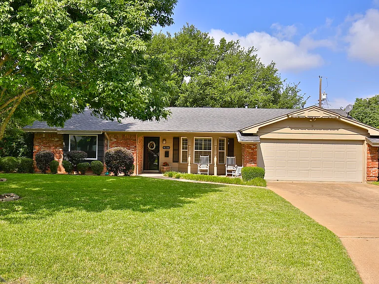 2132 Sylvan Dr — Photo 38