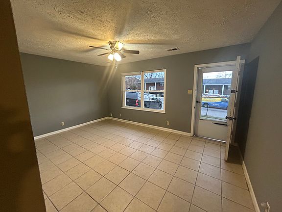 2nd image of 3752 Red River Dr