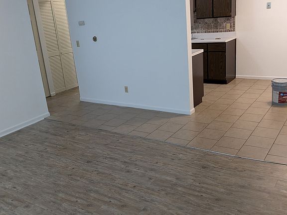 2nd image of 1306 Michigan Ave W APT 9