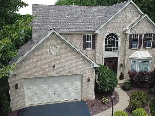 3283 Hidden Brooke Ct, New Castle, PA 16105