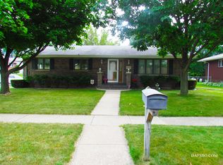 2098 Rosemont St, Dubuque, IA 52002