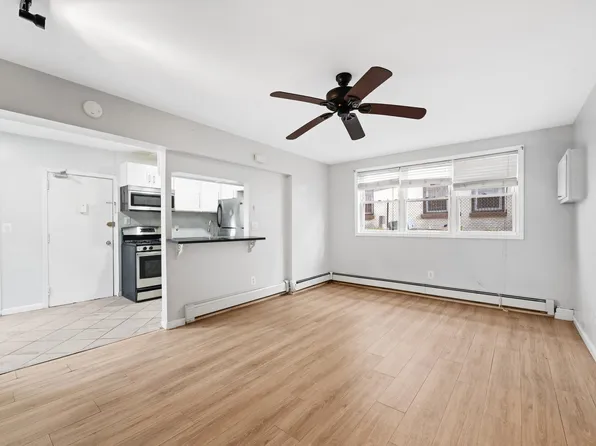 77 Sherman Place image 5 of 19