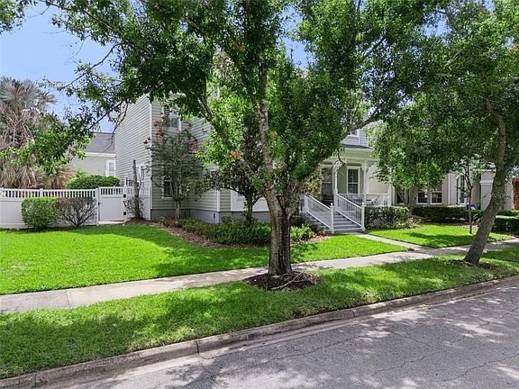 3rd image of 928 Jasmine St
