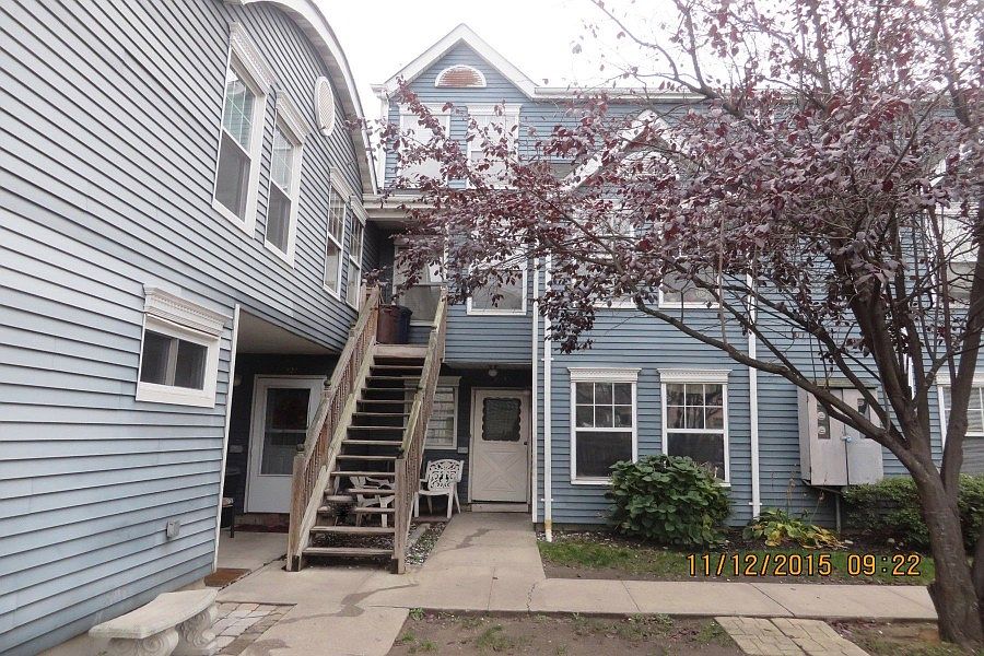 1st image of 223A Pond Way