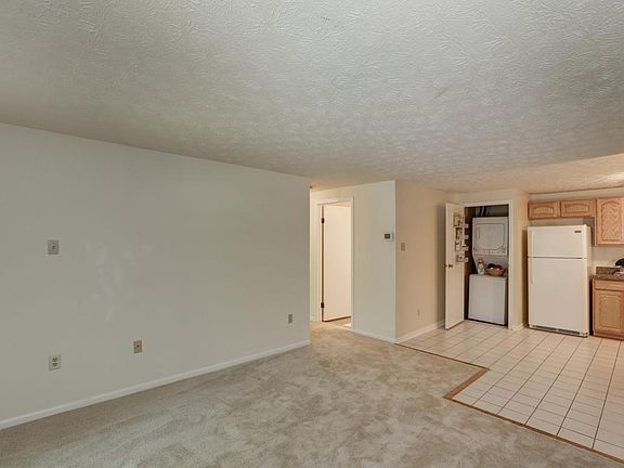 LIVING/DINING