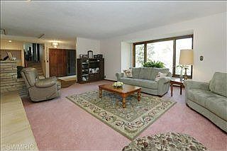 3rd image of 44623 Woodland Ave