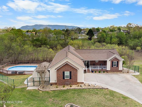 2nd image of 309 Strata Ct