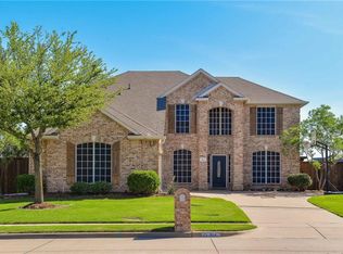 914 McAlpin Rd, Midlothian, TX 76065