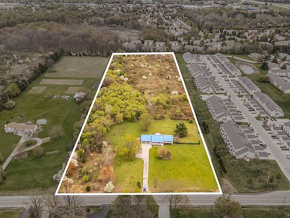 3rd image of 1081 S Gale Rd