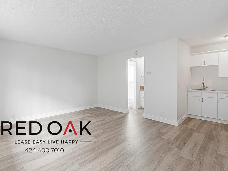 7466 Rosemead Blvd — Photo 3