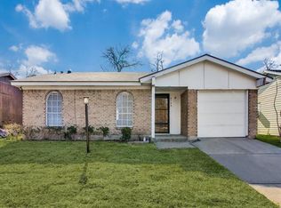 8149 Downe Dr, White Settlement, TX 76108