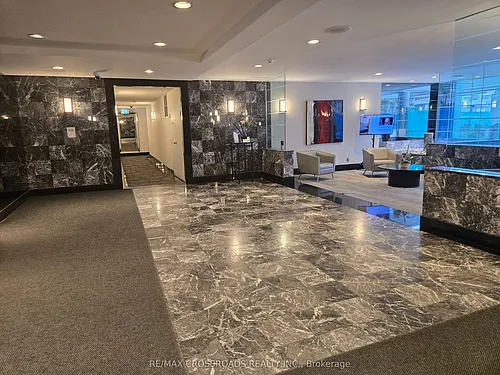 5785 Yonge St #Penthouse 202 Photo 1