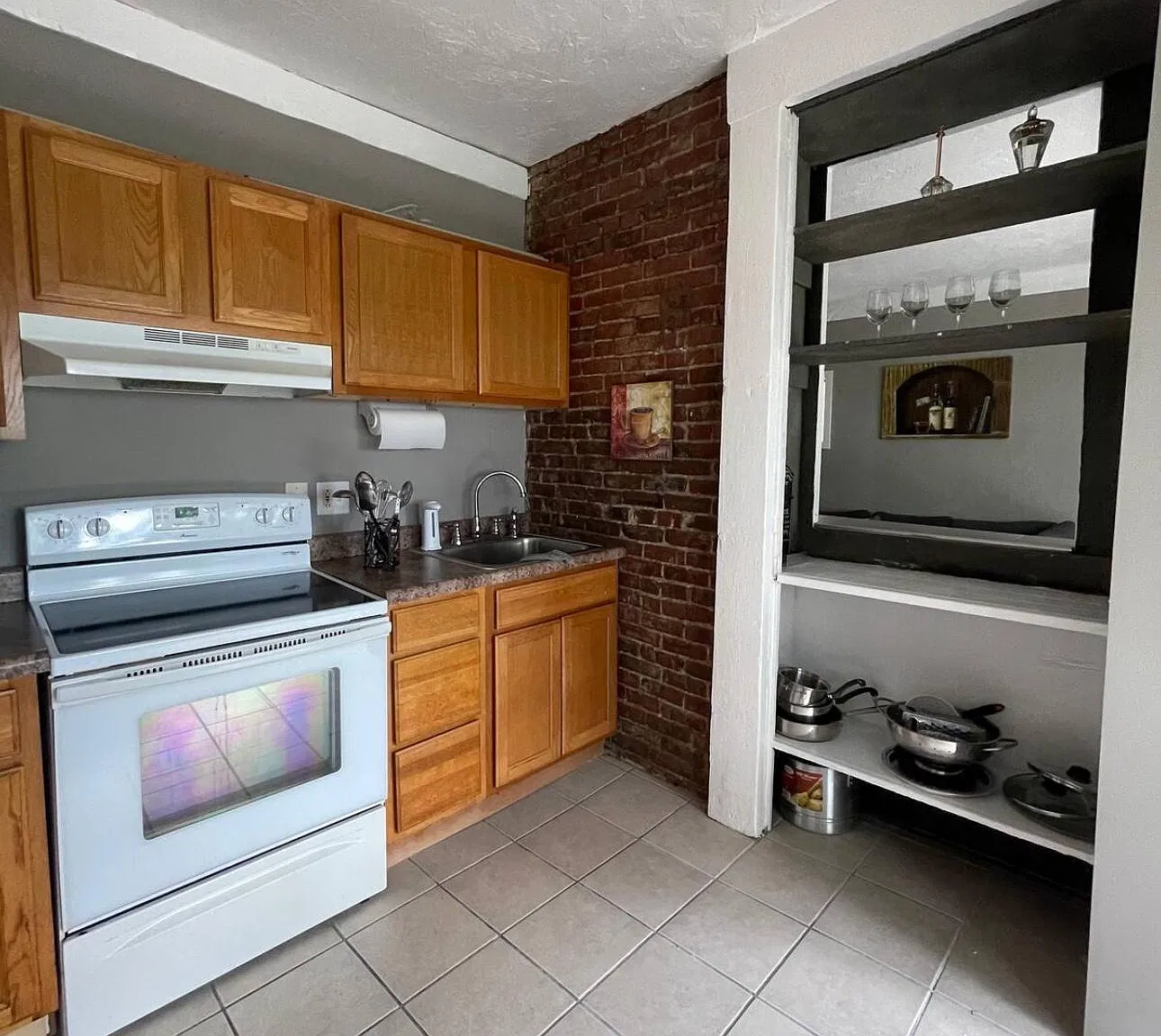 2334 Buena Vista St — Photo 3