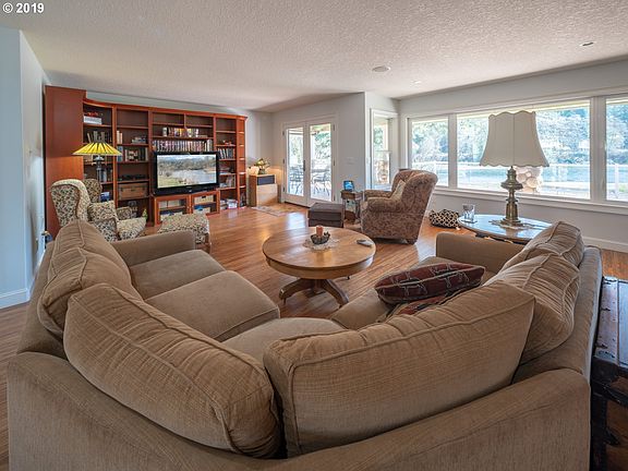 5th image of 214 Misty Dr