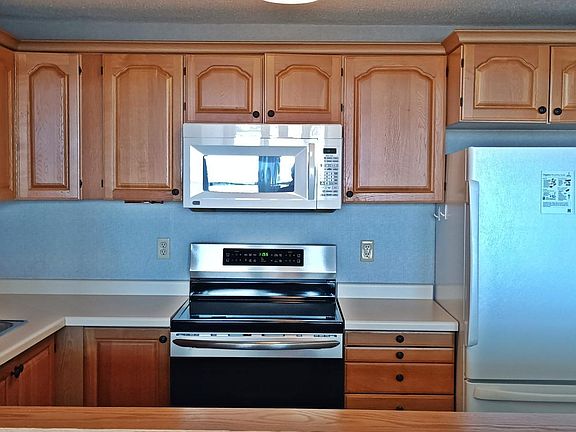 5th image of 1425 W 28th St APT 618
