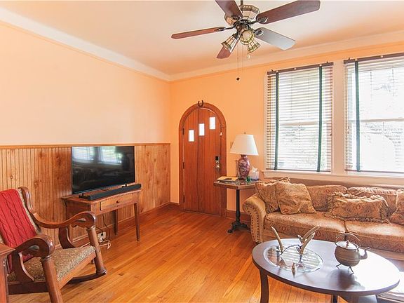 3rd image of 3737 Elysian Fields Ave