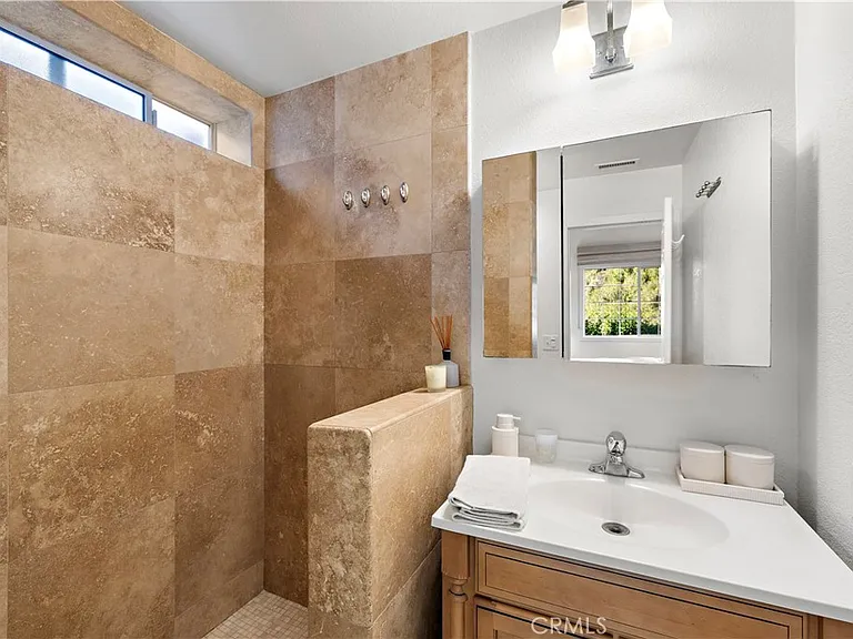1315 Dunning Dr #B — Photo 16