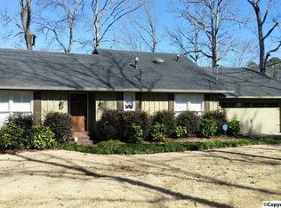 671 Lakeshore Ave E, Southside, AL 35907