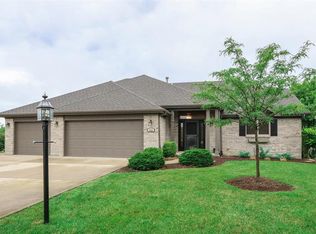 458 Christopher Dr, Centerville, OH 45458