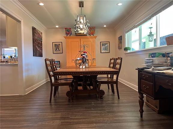 5th image of 1821 Hall Ave