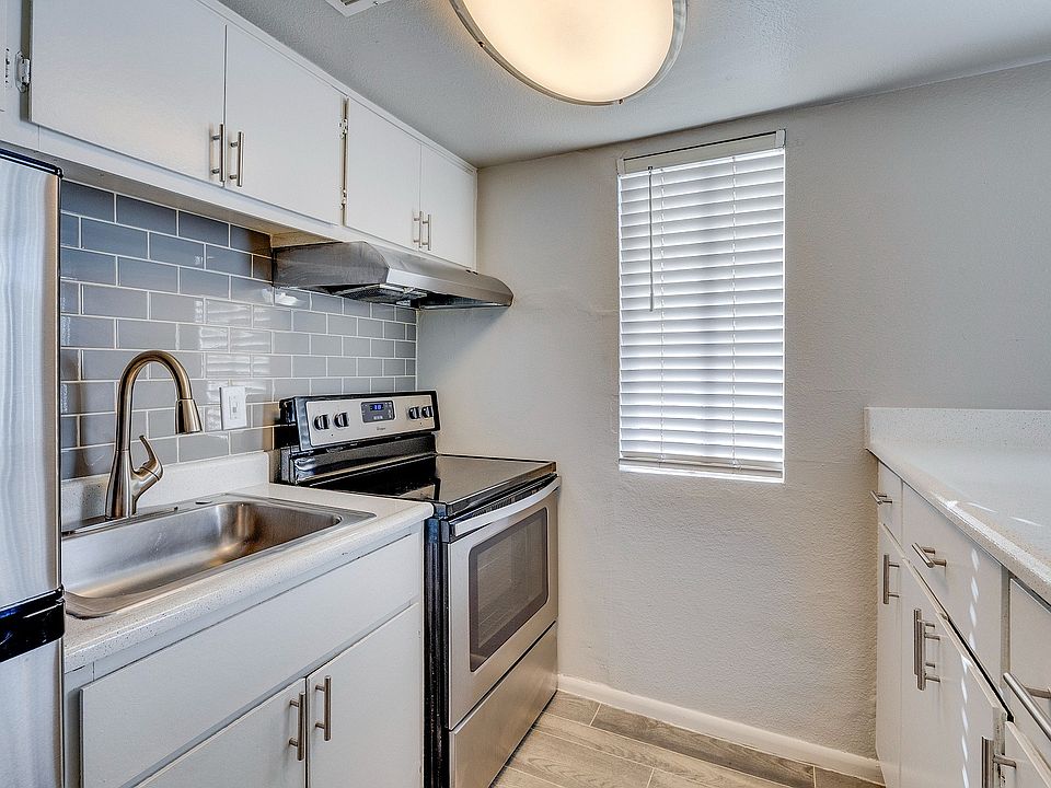Summers Point - Kitchen