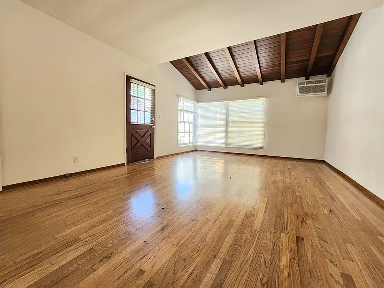 2922 Arizona Ave #D — Photo 12