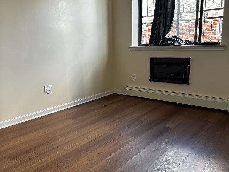 7326 Queens Midtown Expy #3 — Photo 11
